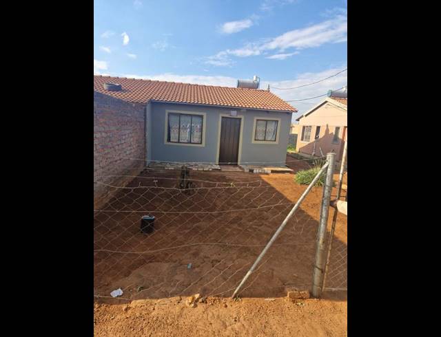 2 BEDROOM HOUSE FOR SALE IN LEHAE